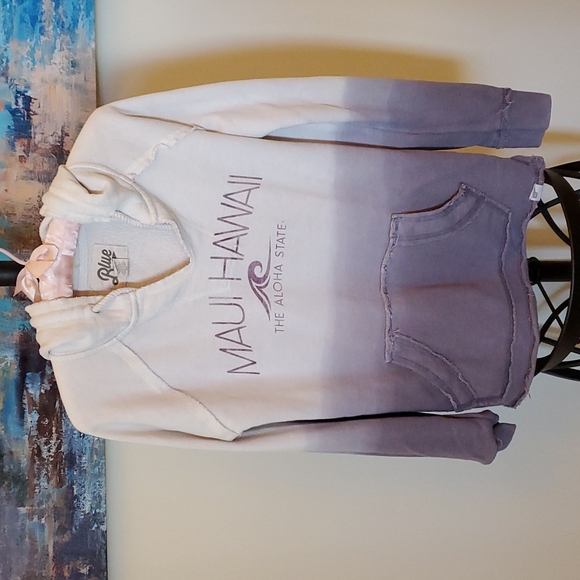 Maui Hawaii Sweatshirt - Picture 1 of 5